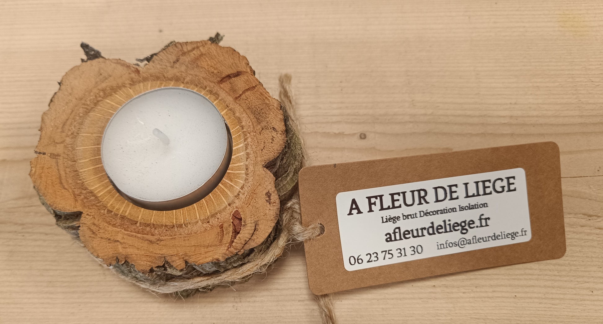 BOUGEOIR EN BOIS LIEGE A FLEUR DE LIEGE